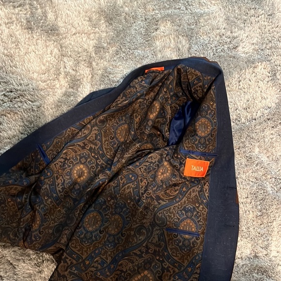 Blazer included with hankerchief - Picture 4 of 5